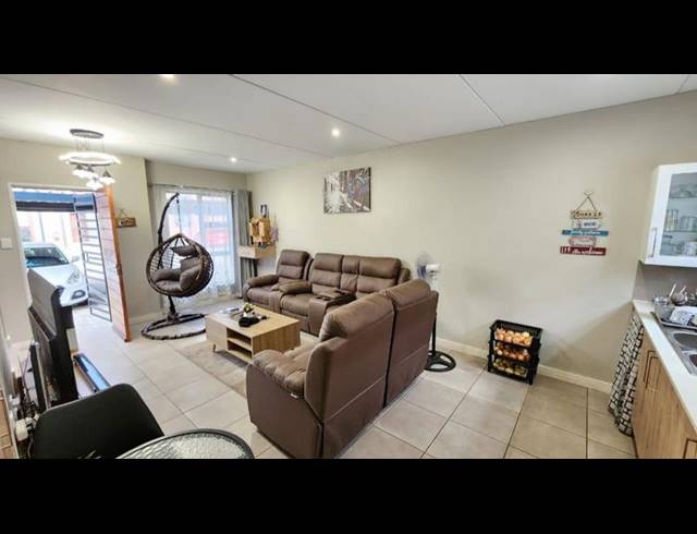 2 BEDROOM APARTMENT FOR SALE IN ALBERTSDAL